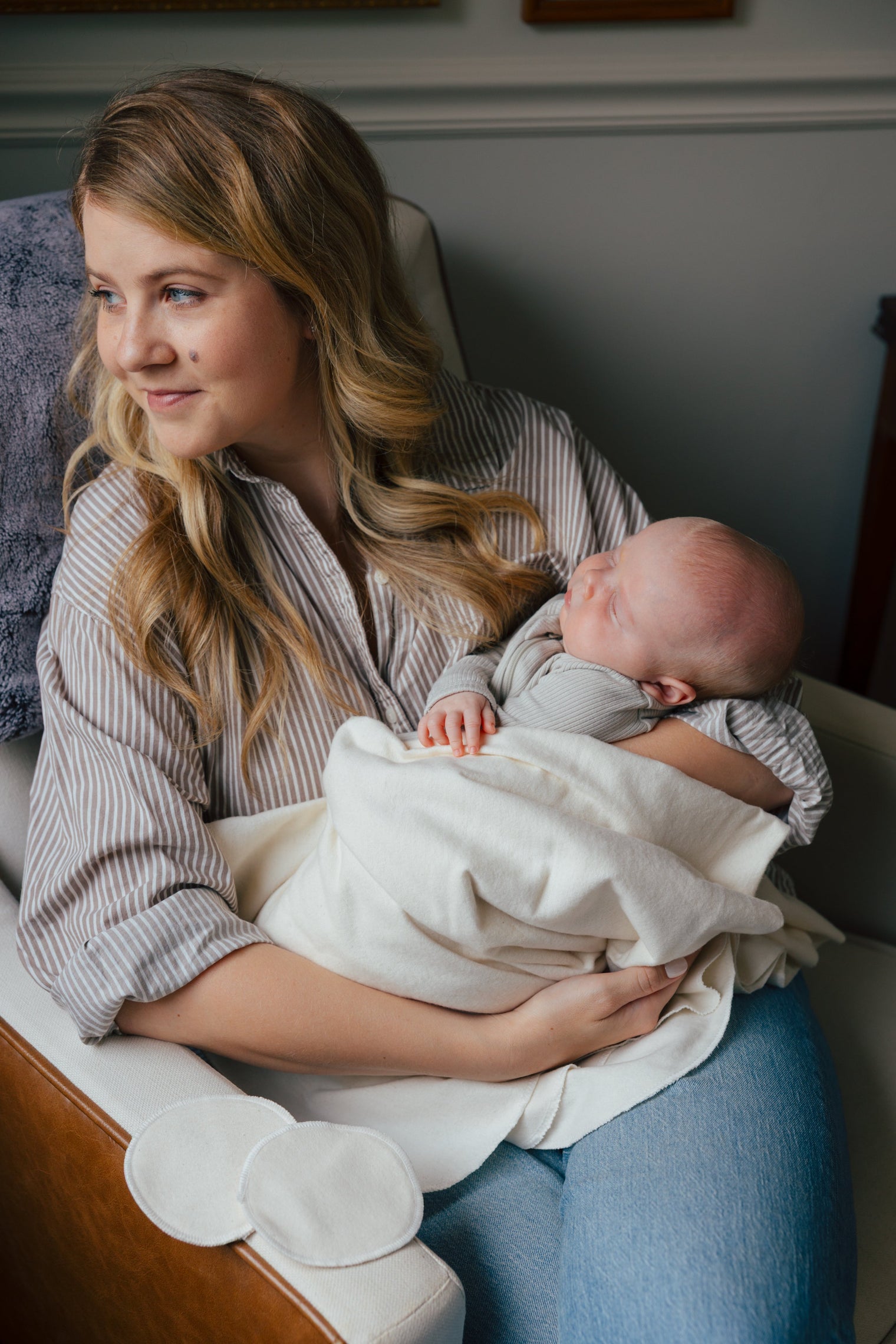 The Truth About Nursing Pads: Reusable vs. Disposable